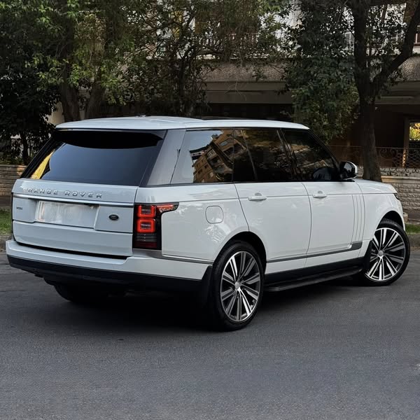 Range Rover Vogue 2015 - صورة 4