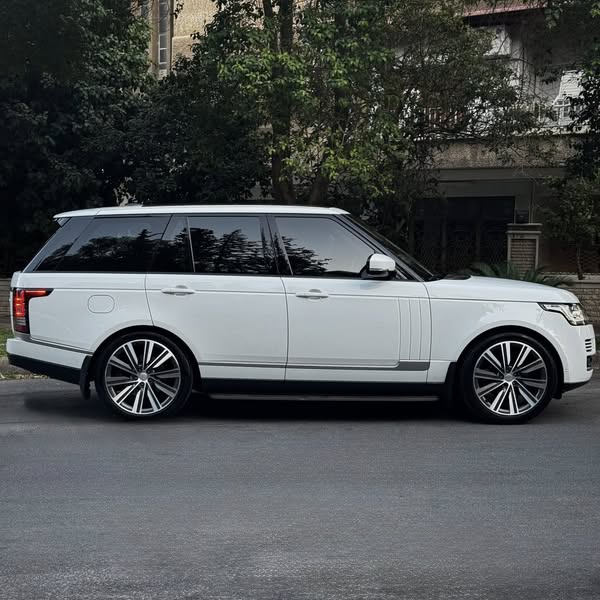 Range Rover Vogue 2015 - صورة 3