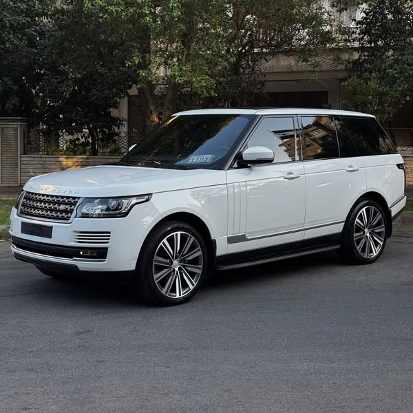 Range Rover Vogue 2015 - صورة 1