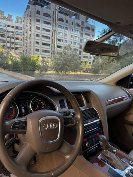أودي Q7 2011 - صورة 3