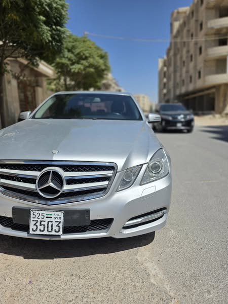 Mercedes-Benz E 220 2012 - صورة 3