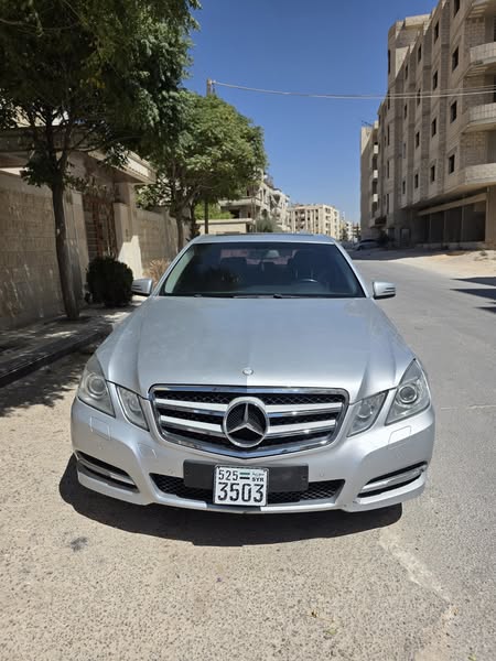 Mercedes-Benz E 220 2012 - صورة 1