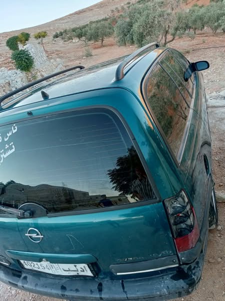 Opel Omega 2000 - صورة 1