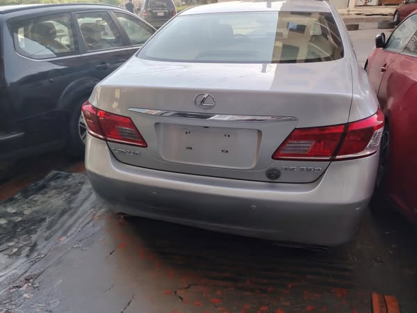 لكزس ES 350 2011 - صورة 2