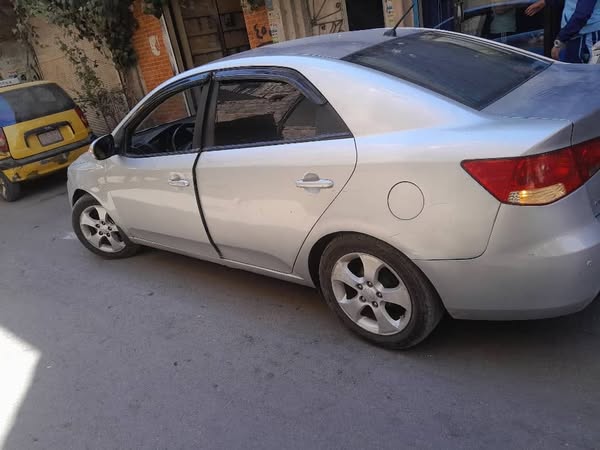 كيا فورتي 2010 - صورة 4