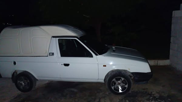 سكودا Pickup 1995 - صورة 1