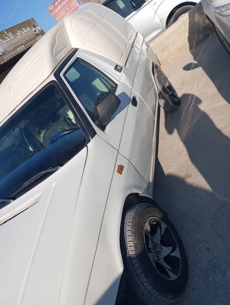 سكودا Pickup 1995 - صورة 3