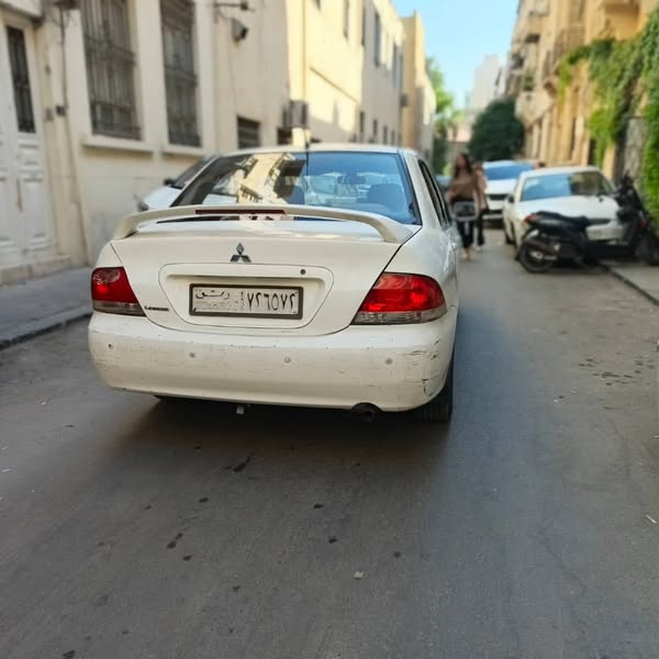 Mitsubishi Lancer 2010 - صورة 2