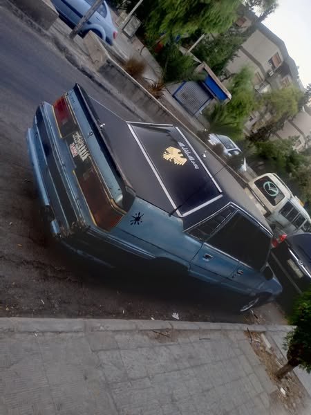 مازدا 929 1983 - صورة 3
