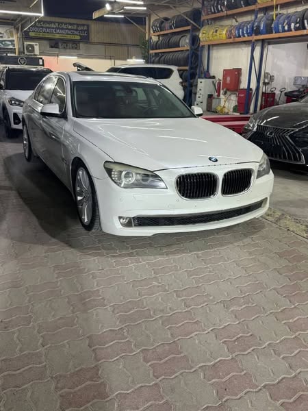 بي إم دبليو ٧٤٠Li 2012 - صورة 3