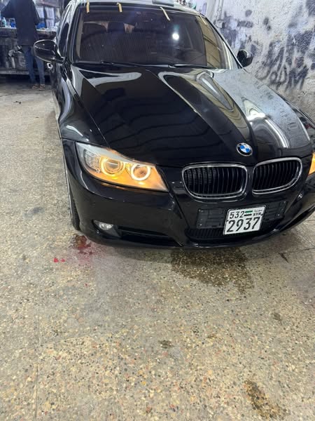 بي ام دبليو 320i 2012 - صورة 1