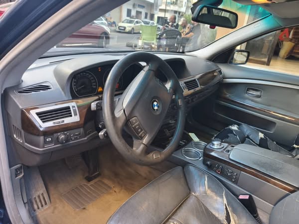 BMW 730 2004 - صورة 2