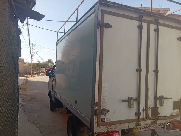 هيونداي H100 2001 - صورة 4