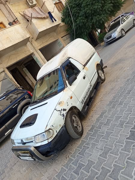 سكودا Pickup 1996 - صورة 2