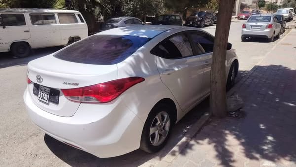 هونداي افانتي 2012 - صورة 2