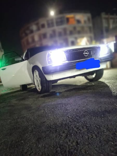 اوبل اسكونا 1977 - صورة 3