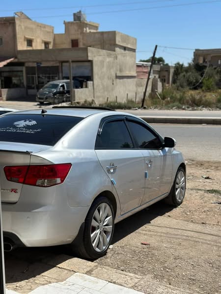 كيا فورتي 2010 - صورة 2