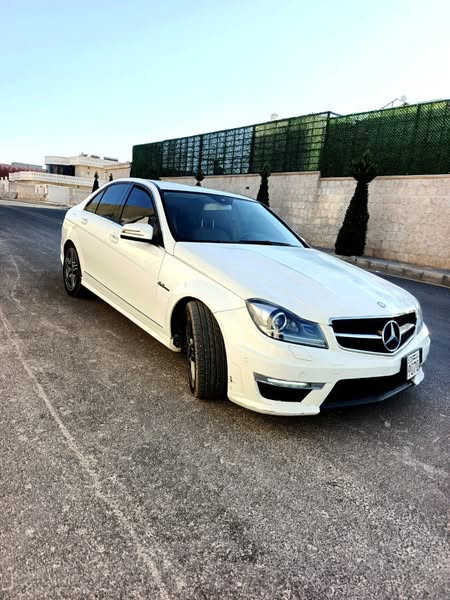 مرسيدس-بنز C300 2011 - صورة 5