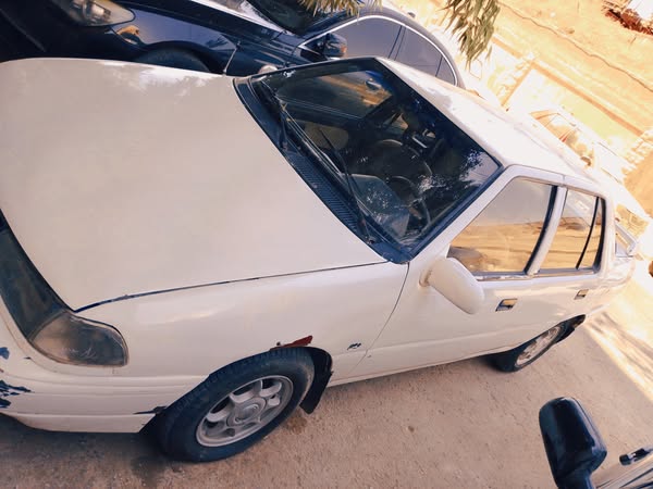 هيونداي أفانتي 1994 - صورة 3