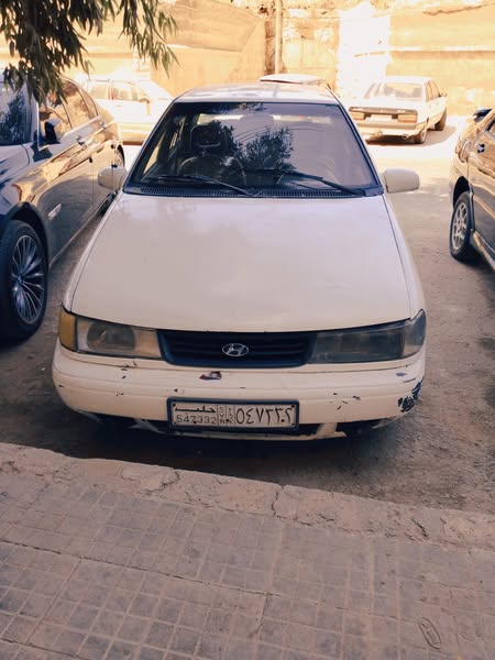 هيونداي أفانتي 1994 - صورة 4