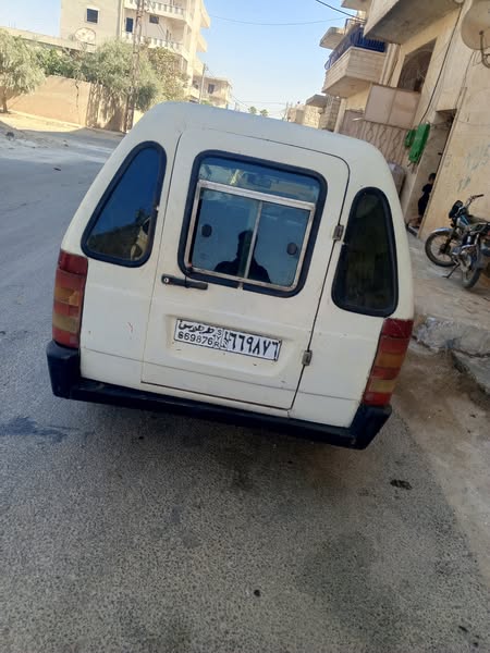 سكودا Pickup 1994 - صورة 4