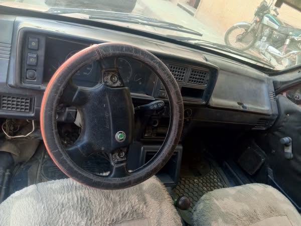سكودا Pickup 1994 - صورة 5