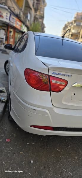 هيونداي أفانتي 2012 - صورة 4
