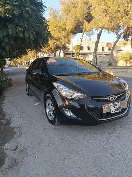 هيونداي افانتي 2012 - صورة 1