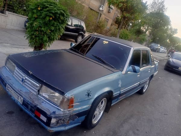 مازدا 929 1983 - صورة 2