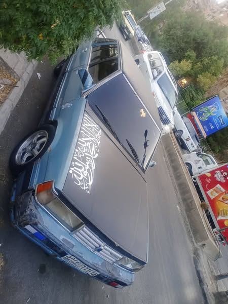 مازدا 929 1983 - صورة 1