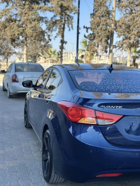 هيونداي افانتي 2011 - صورة 4