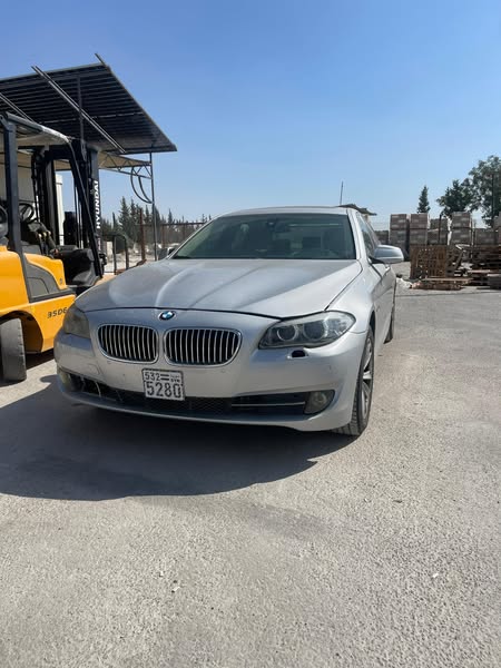 BMW 523i 2013 - صورة 2