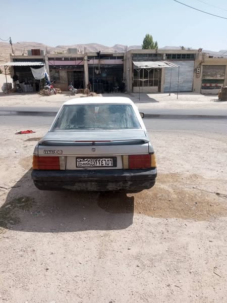 مازدا 929 1983 - صورة 1