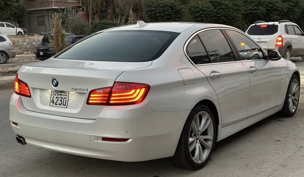 BMW 5 Series 2015 - صورة 4