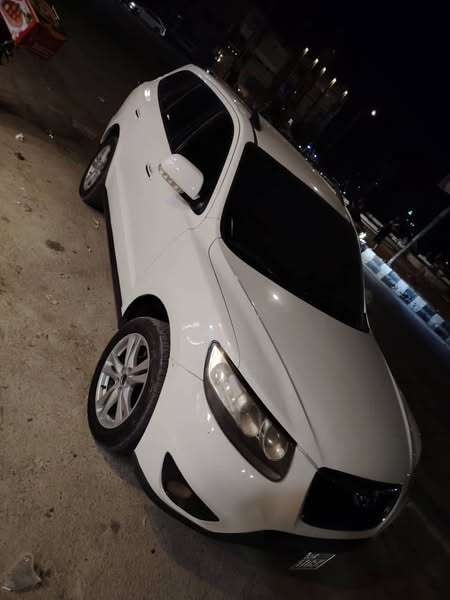 هيونداي سنتافي 2011 - صورة 4