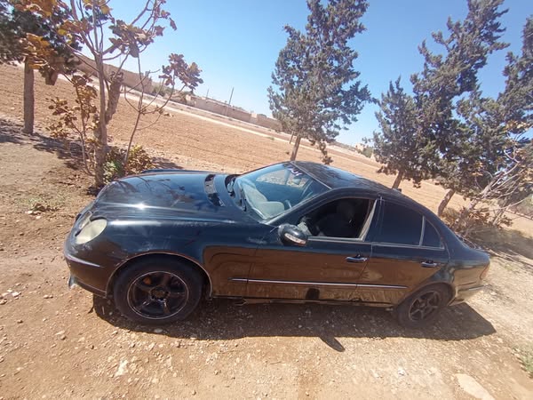 مرسيدس-بنز E 200 2001 - صورة 4