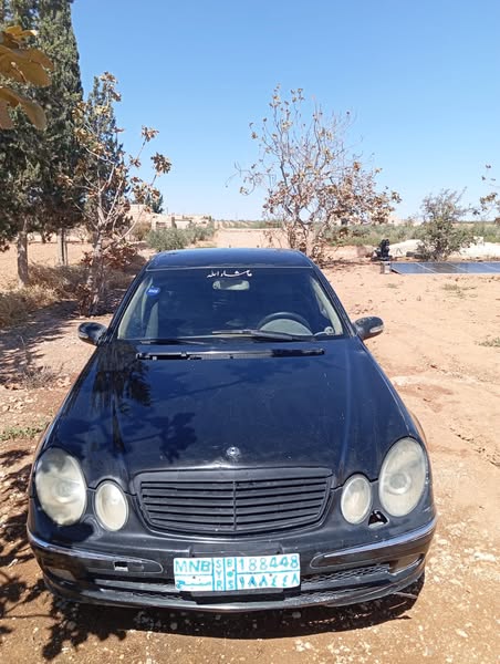 مرسيدس-بنز E 200 2001 - صورة 1