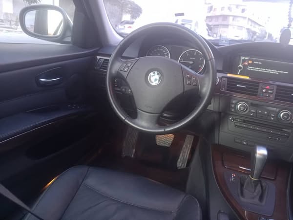BMW 320 2012 - صورة 3