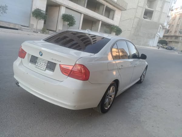 BMW 320 2012 - صورة 2