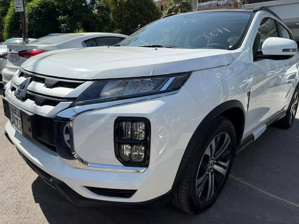 متسوبيشي ASX 2024 - صورة 1