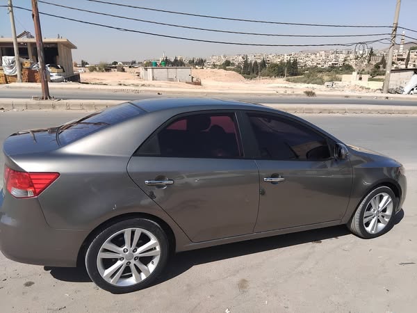 كيا فورتي 2012 - صورة 2