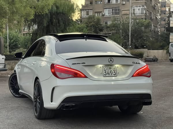 Mercedes-Benz CLA 2011 - صورة 1