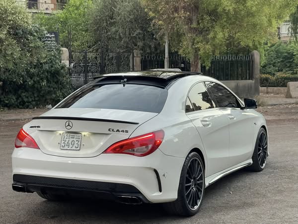 Mercedes-Benz CLA 2011 - صورة 5