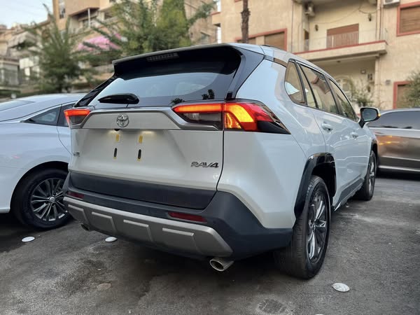 تويوتا RAV 4 2025 - صورة 3