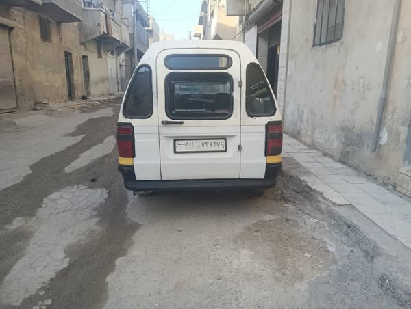 سكودا Pickup 2001 - صورة 5
