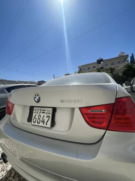 بي إم دبليو 328 2011 - صورة 1