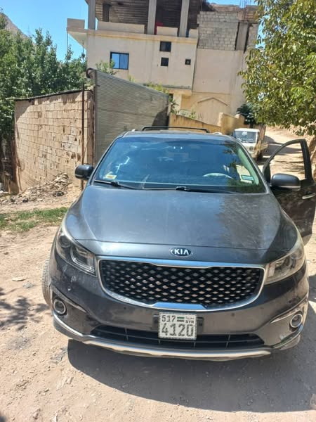 كيا سيدونا 2015 - صورة 1