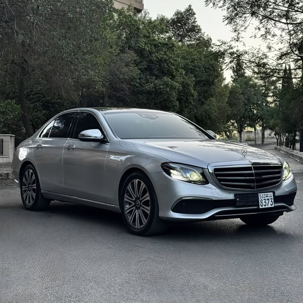 Mercedes-Benz E 400 2017 - صورة 1