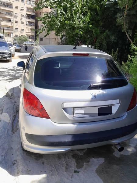 Peugeot 207 2010 - صورة 4
