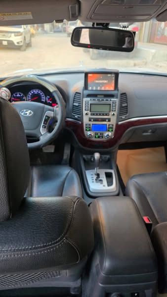 Hyundai Santa Fe 2010 - صورة 5